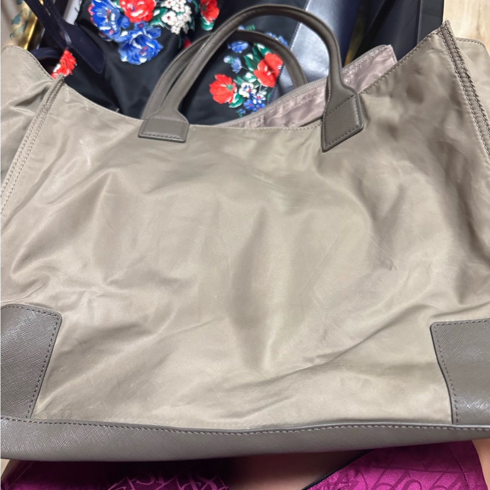Tory Burch Olive Green Tote Bag - Picture 10 of 10